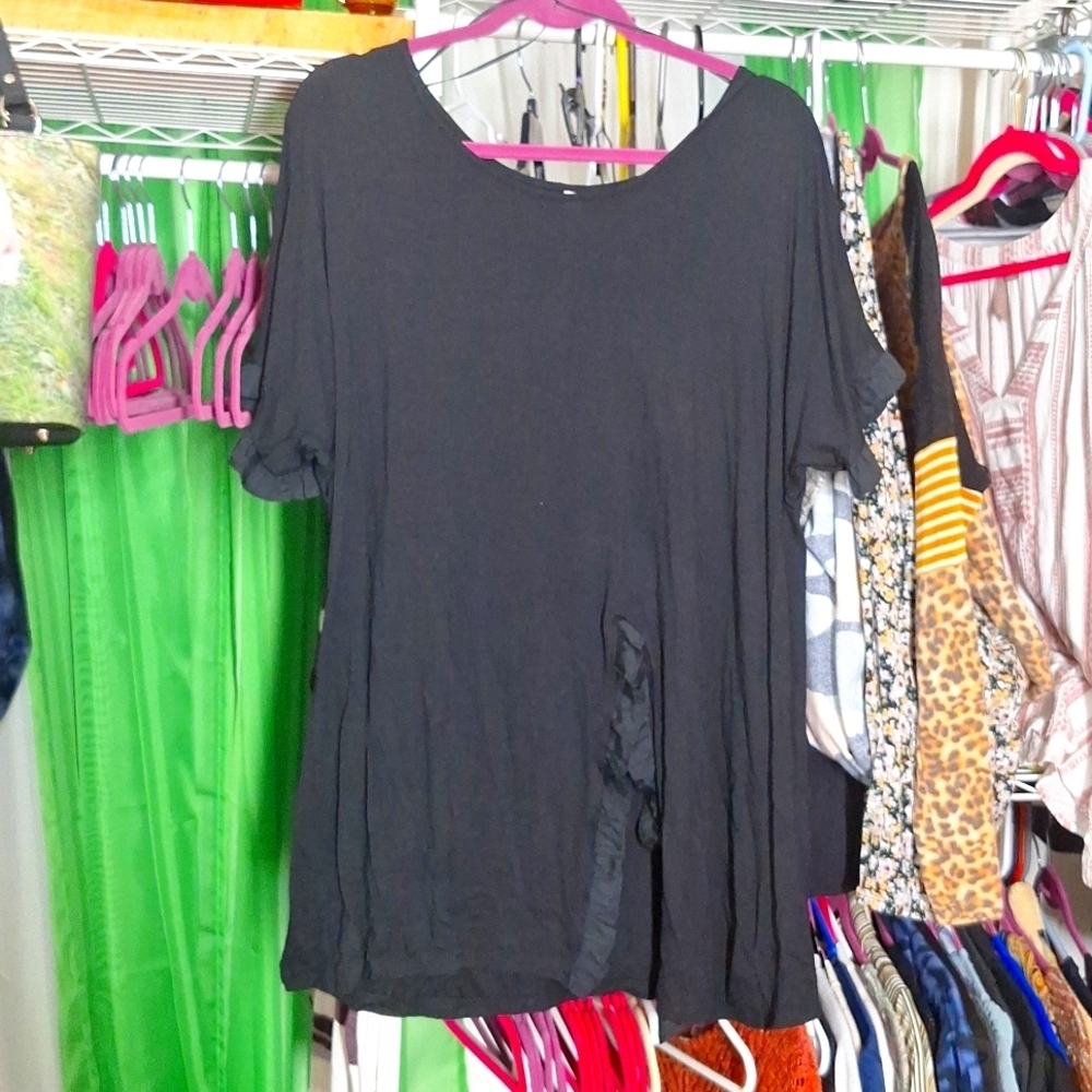 NY COLLECTION BLACK RUFFLE HEM SHORT SLEEVE TOP SIZE XL